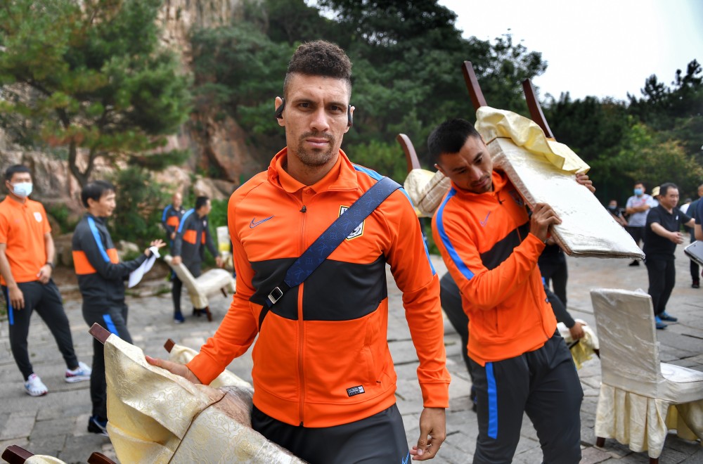 里程碑夜！达拉斯独行侠主帅复盘；法国杯转会期刷纪录；悬念犹存；团队化学反应显著(达拉斯独行侠虎扑)